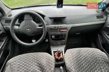 Хетчбек Opel Astra 2006 в 