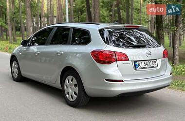 Универсал Opel Astra 2012 в 