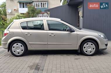 Хетчбек Opel Astra 2005 в 