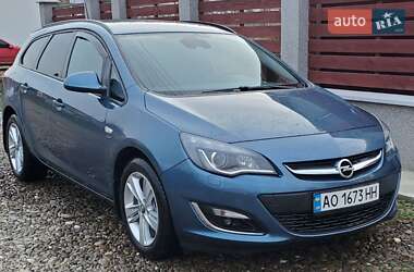 Універсал Opel Astra 2013 в Виноградові