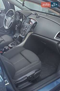 Универсал Opel Astra 2013 в Виноградове