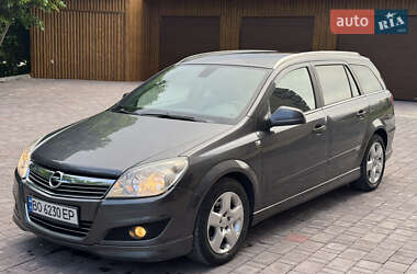 Универсал Opel Astra 2010 в Тернополе