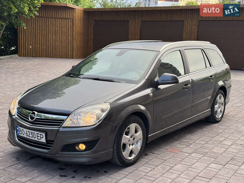 Opel Astra 2010