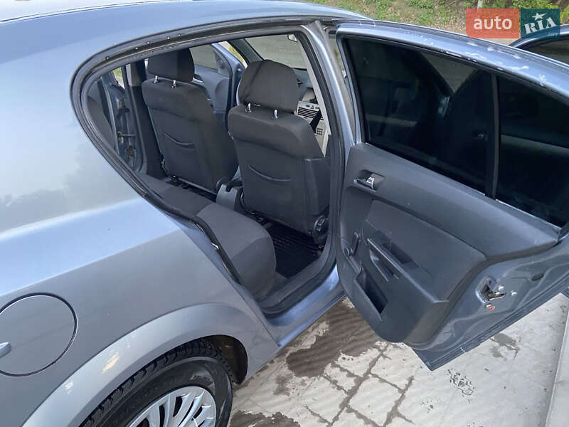 Хэтчбек Opel Astra 2008 в Тернополе