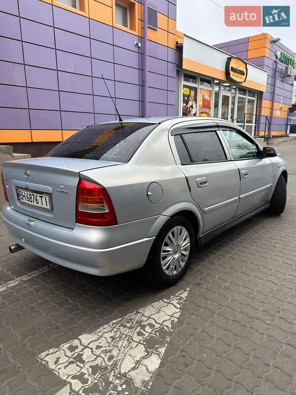 Седан Opel Astra 2004 в Одесі
