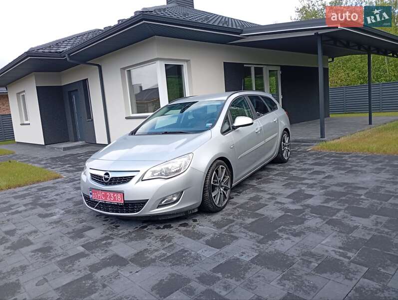 Універсал Opel Astra 2012 в Ковелі
