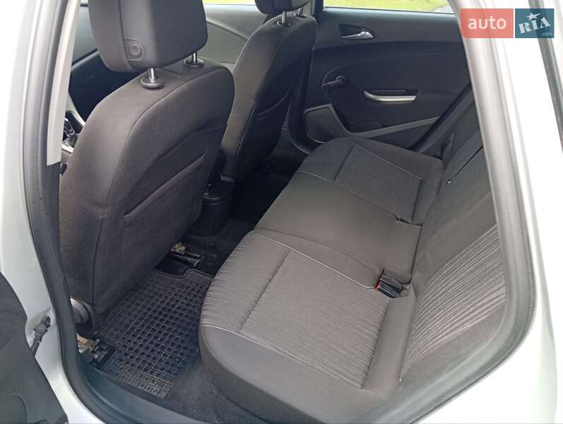 Універсал Opel Astra 2012 в Ковелі