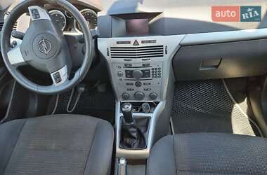 Хетчбек Opel Astra 2008 в 