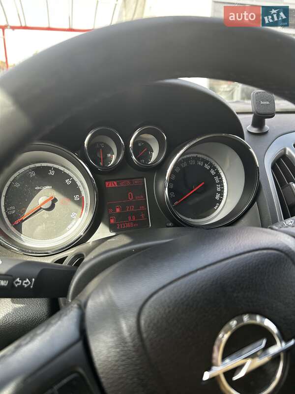Универсал Opel Astra 2014 в 