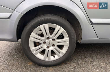 Универсал Opel Astra 2009 в 