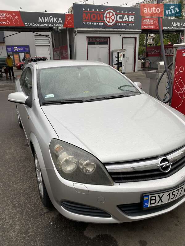Хэтчбек Opel Astra 2006 в 