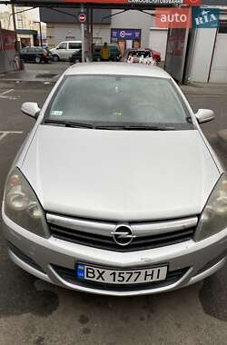 Хэтчбек Opel Astra 2006 в 