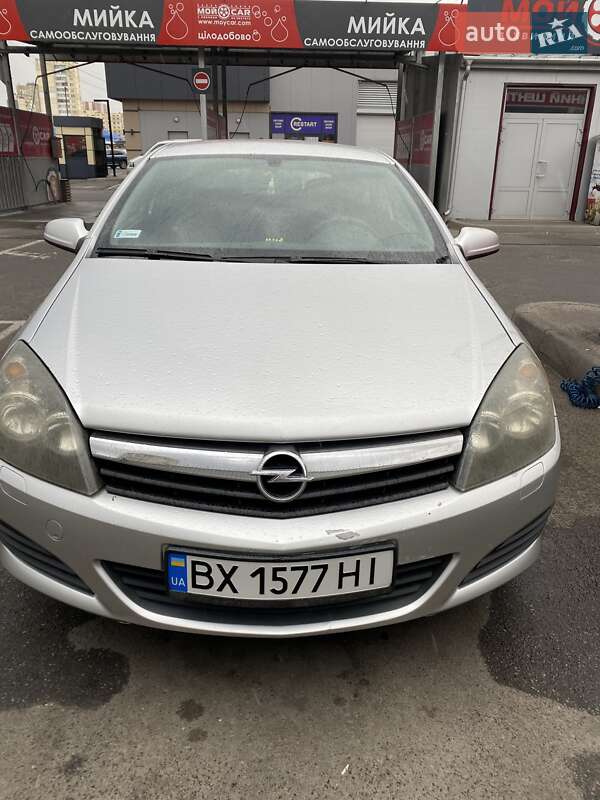 Хэтчбек Opel Astra 2006 в Киеве