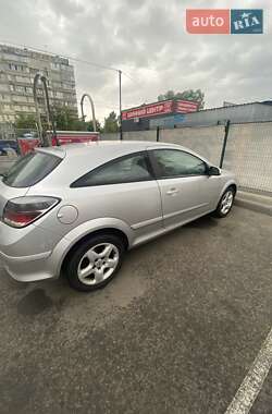 Хэтчбек Opel Astra 2006 в 