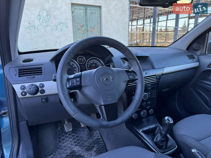 Універсал Opel Astra 2008 в Дрогобичі