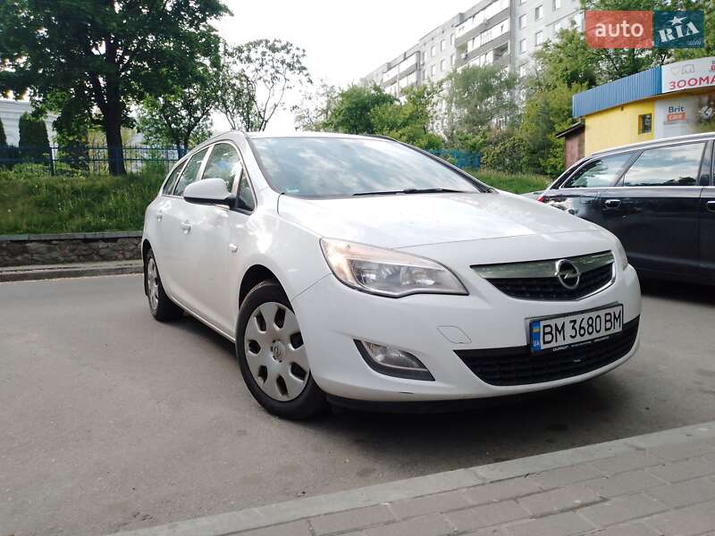 Універсал Opel Astra 2012 в Сумах