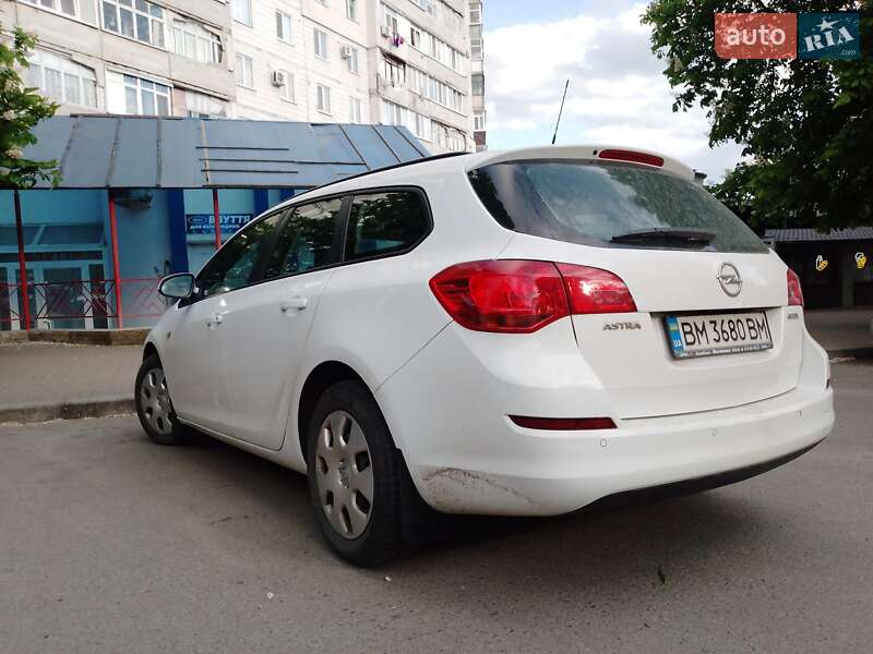 Універсал Opel Astra 2012 в Сумах