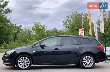 Универсал Opel Astra 2013 в 