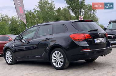 Универсал Opel Astra 2013 в 