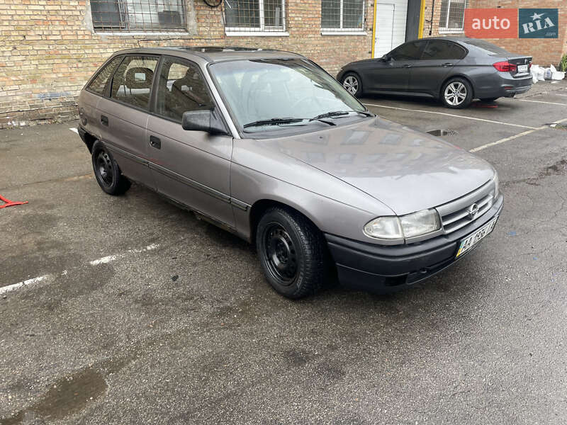 Хетчбек Opel Astra 1993 в Києві