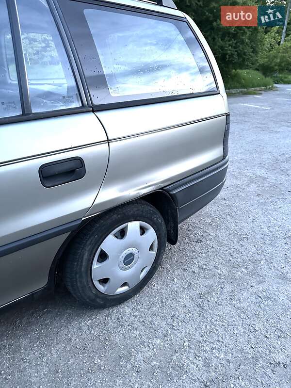 Універсал Opel Astra 1996 в Івано-Франківську