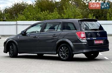 Универсал Opel Astra 2010 в 