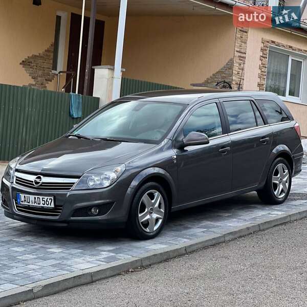 Універсал Opel Astra 2010 в Хмельницькому