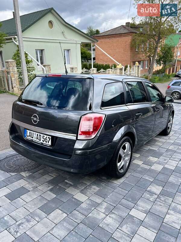 Універсал Opel Astra 2010 в Хмельницькому