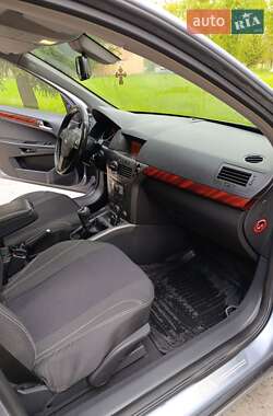 Універсал Opel Astra 2004 в 