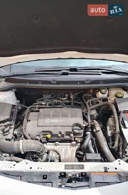 Универсал Opel Astra 2010 в 