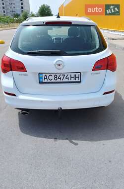 Универсал Opel Astra 2010 в 