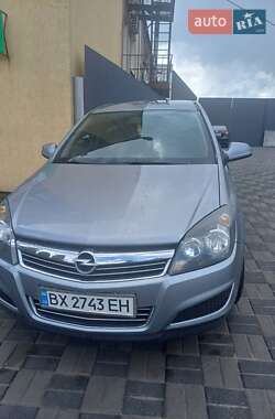 Универсал Opel Astra 2011 в Хмельницком