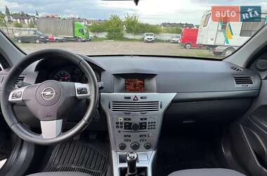 Универсал Opel Astra 2010 в 