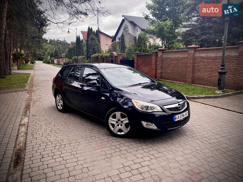 Opel Astra 2012