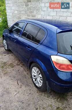 Хэтчбек Opel Astra 2004 в Малине