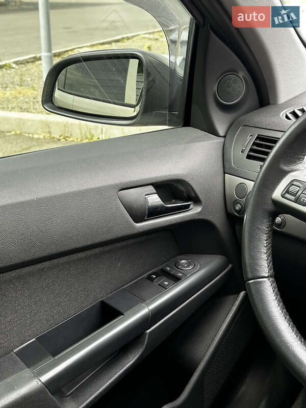Хетчбек Opel Astra 2006 в Дніпрі