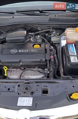 Хетчбек Opel Astra 2005 в 