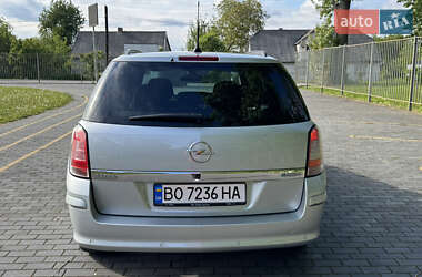 Универсал Opel Astra 2010 в 