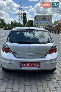 Хетчбек Opel Astra 2009 в 