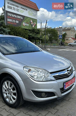 Хетчбек Opel Astra 2009 в 