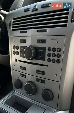 Хетчбек Opel Astra 2009 в 