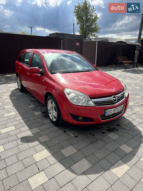 Универсал Opel Astra 2009 в Бучаче