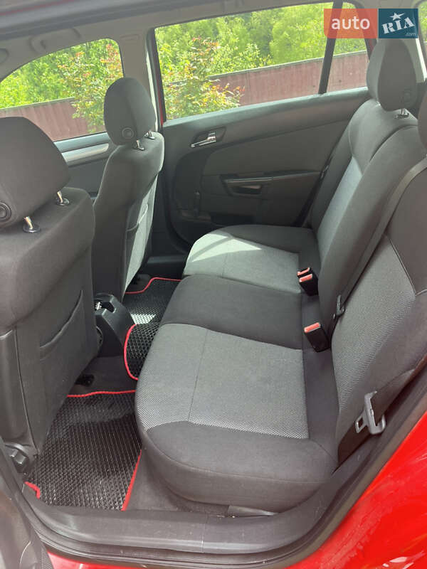 Универсал Opel Astra 2009 в Бучаче