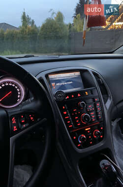 Універсал Opel Astra 2012 в 