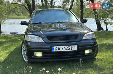 Хэтчбек Opel Astra 2001 в 