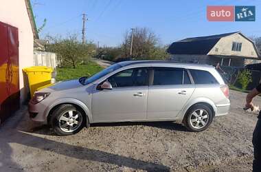 Универсал Opel Astra 2010 в 