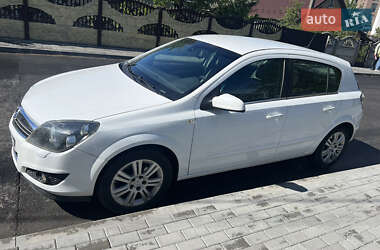 Хэтчбек Opel Astra 2009 в 