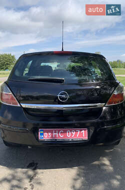 Хэтчбек Opel Astra 2008 в 