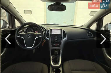Хэтчбек Opel Astra 2011 в 