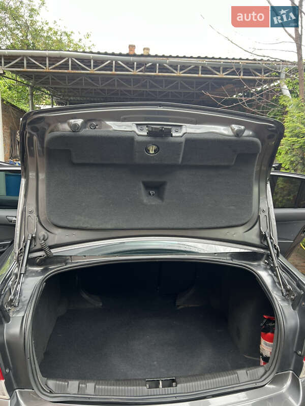 Седан Opel Astra 2011 в Виннице